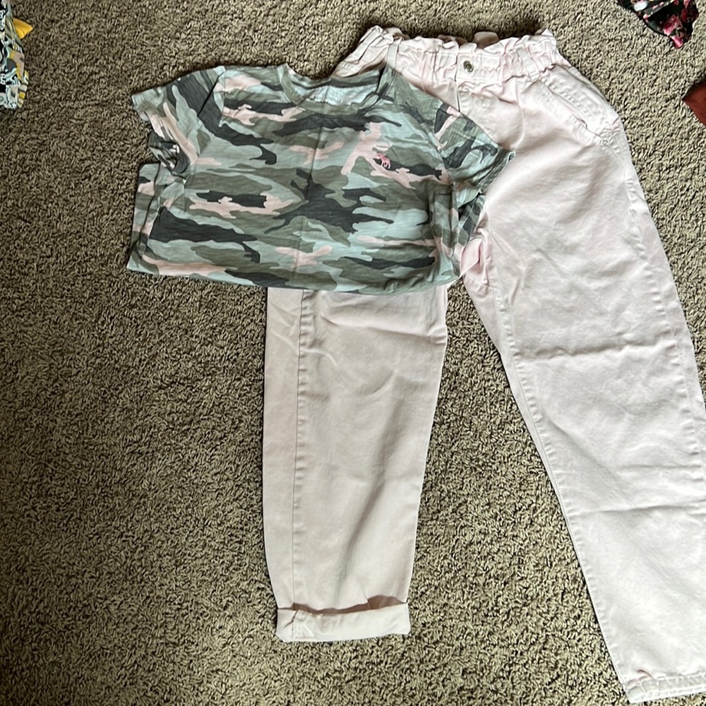 A&F camo shirt and Zara pink jeans